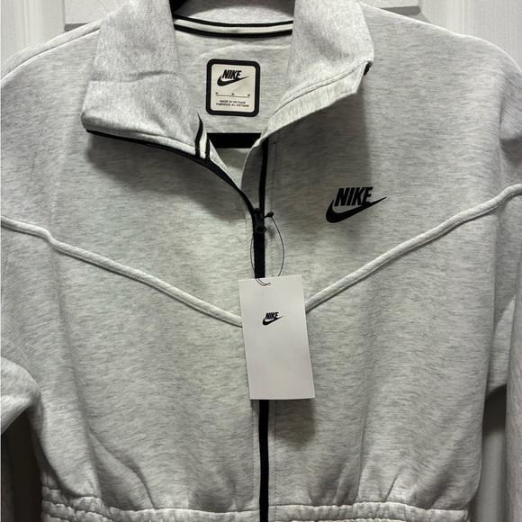 Nike Long Sleeve Gray Women's Jumper - Picture 2 of 4